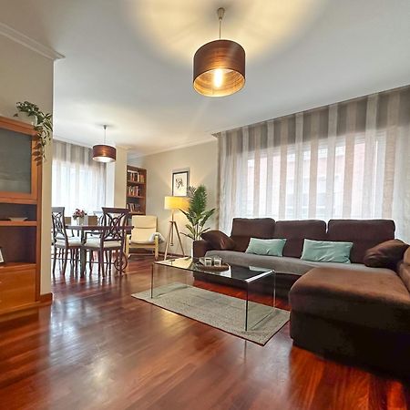 Apartamento Completo, Amplio, Muy Iluminado Y Con Plaza De Garaje Incluida. O Grove Luaran gambar