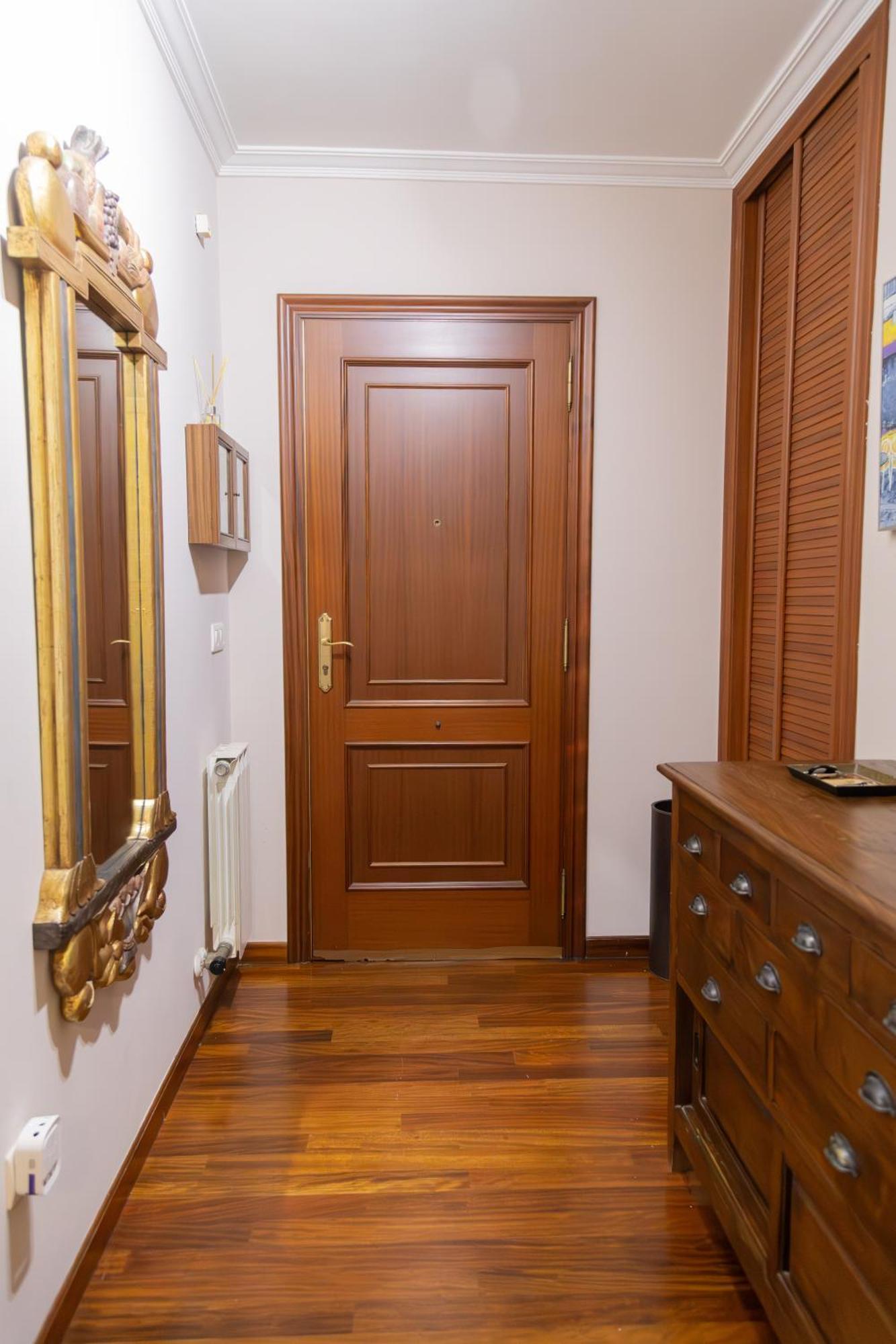 Apartamento Completo, Amplio, Muy Iluminado Y Con Plaza De Garaje Incluida. O Grove Luaran gambar