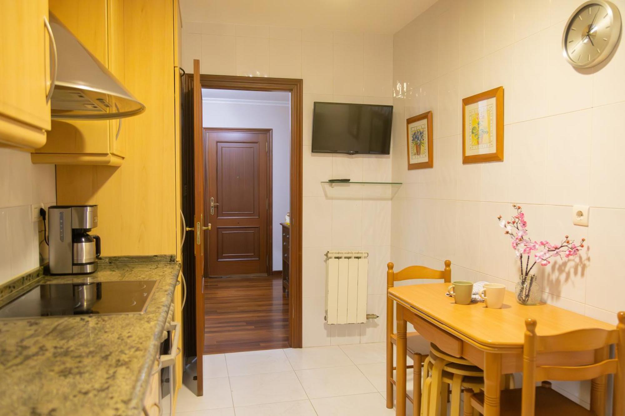 Apartamento Completo, Amplio, Muy Iluminado Y Con Plaza De Garaje Incluida. O Grove Luaran gambar