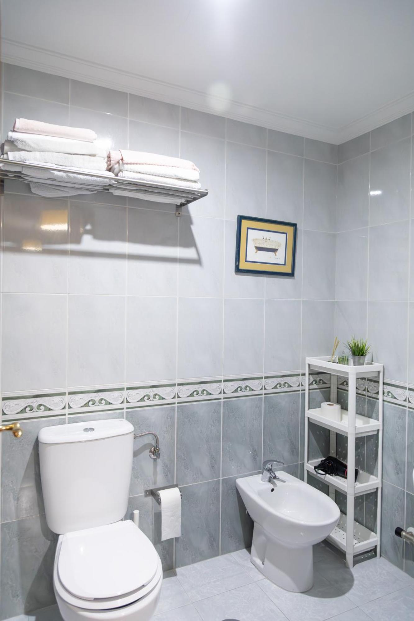 Apartamento Completo, Amplio, Muy Iluminado Y Con Plaza De Garaje Incluida. O Grove Luaran gambar