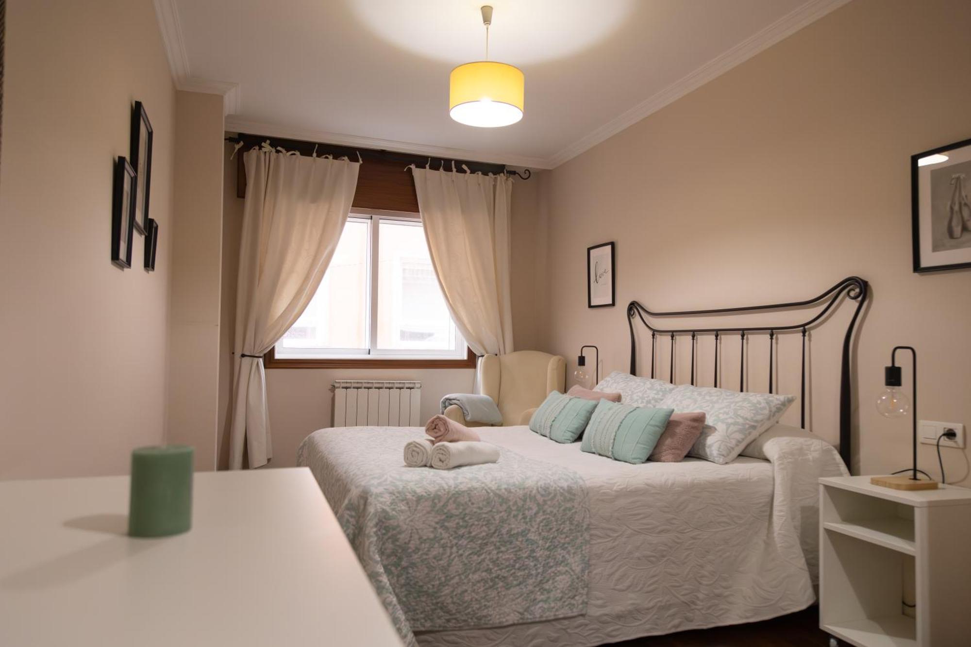 Apartamento Completo, Amplio, Muy Iluminado Y Con Plaza De Garaje Incluida. O Grove Luaran gambar