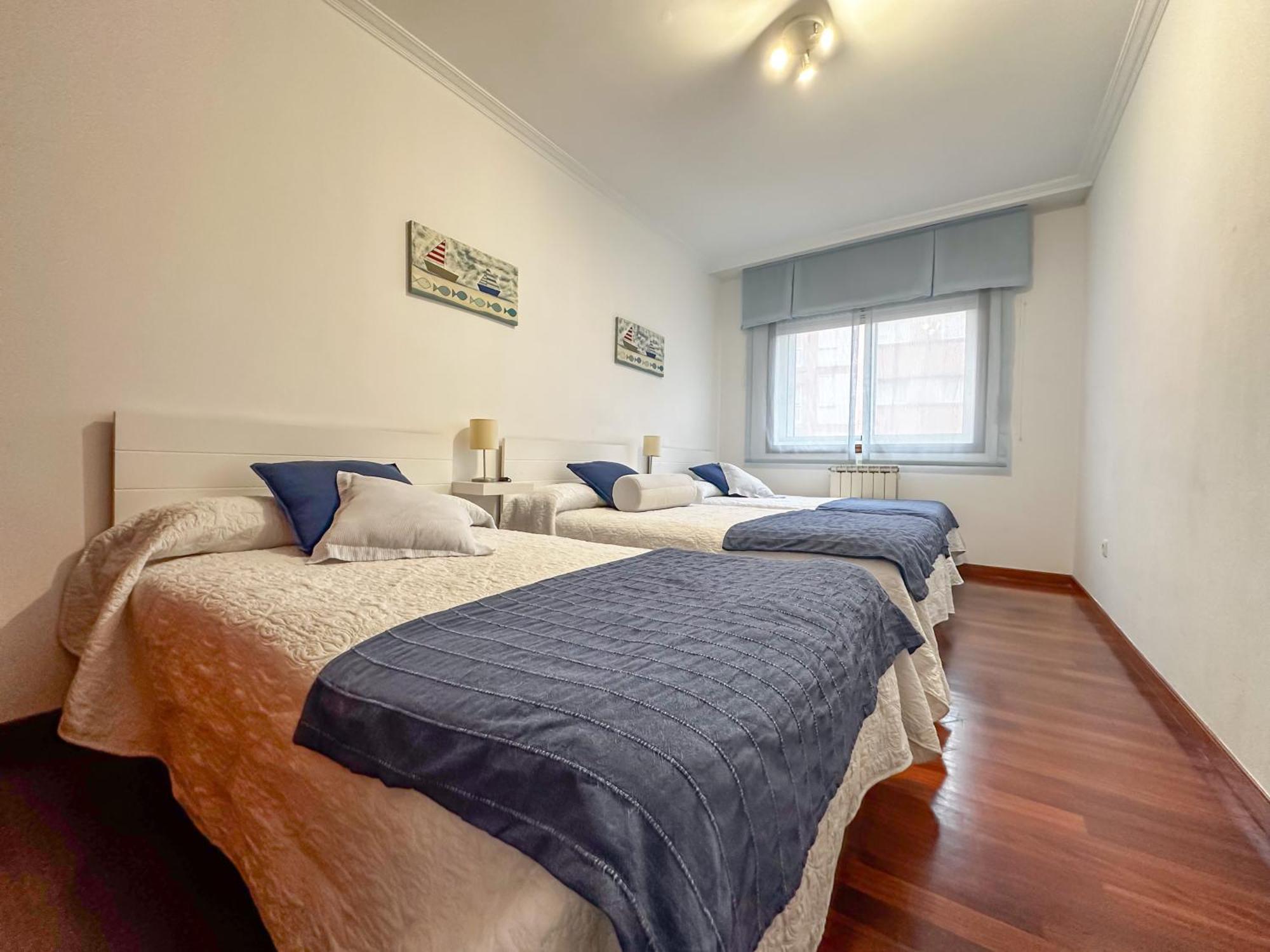 Apartamento Completo, Amplio, Muy Iluminado Y Con Plaza De Garaje Incluida. O Grove Luaran gambar