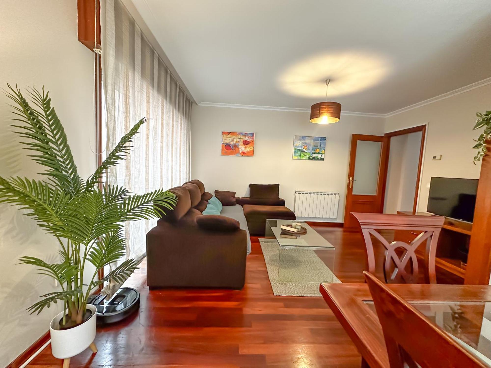 Apartamento Completo, Amplio, Muy Iluminado Y Con Plaza De Garaje Incluida. O Grove Luaran gambar