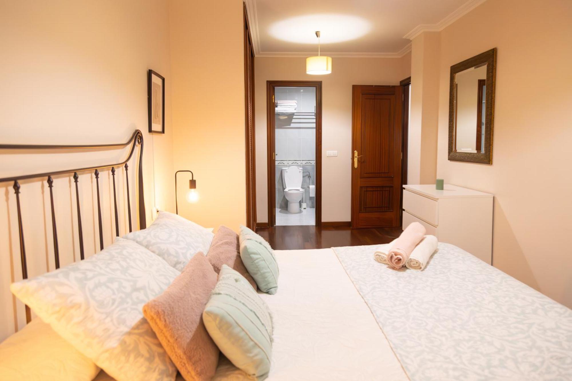 Apartamento Completo, Amplio, Muy Iluminado Y Con Plaza De Garaje Incluida. O Grove Luaran gambar