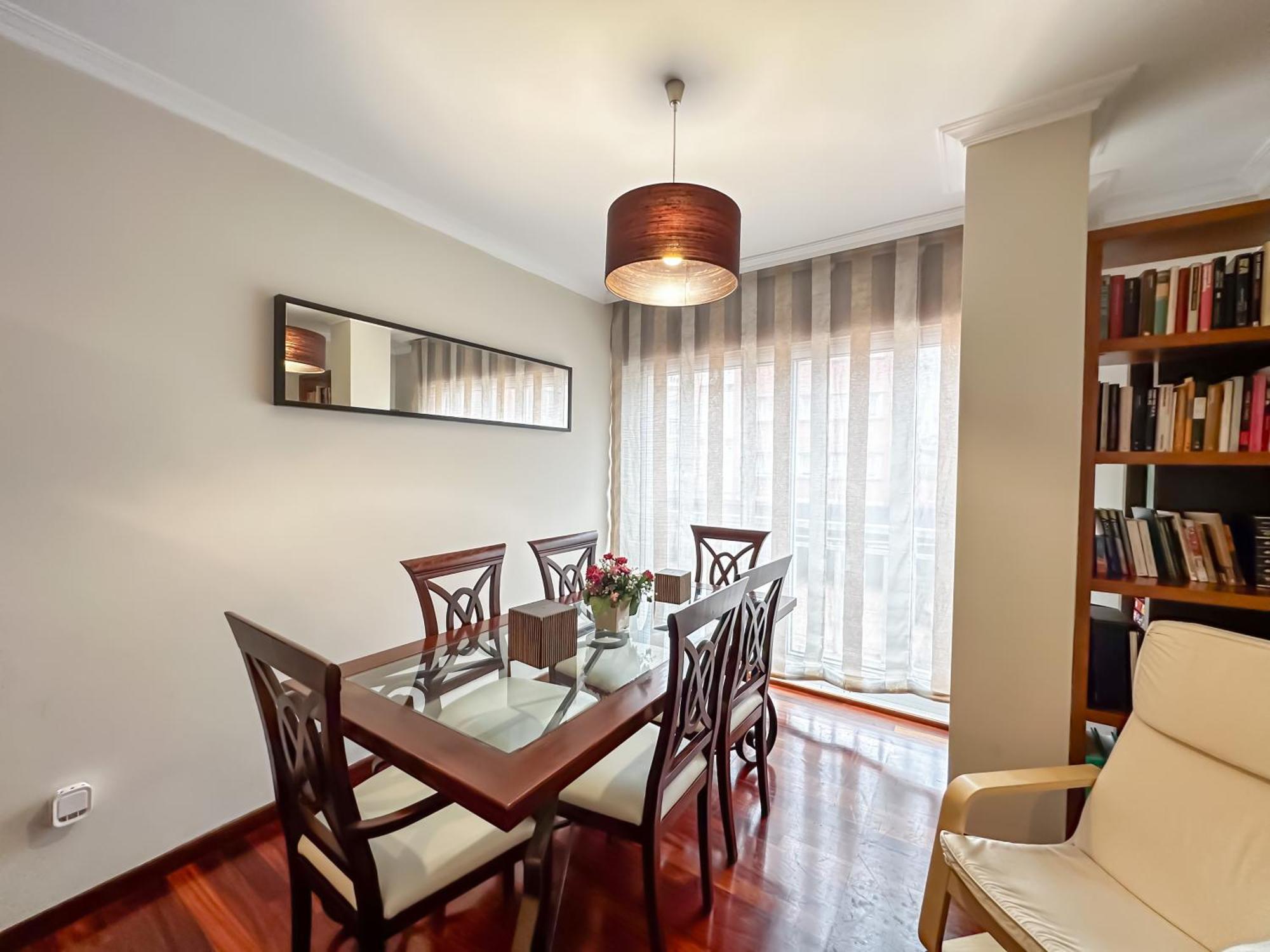 Apartamento Completo, Amplio, Muy Iluminado Y Con Plaza De Garaje Incluida. O Grove Luaran gambar