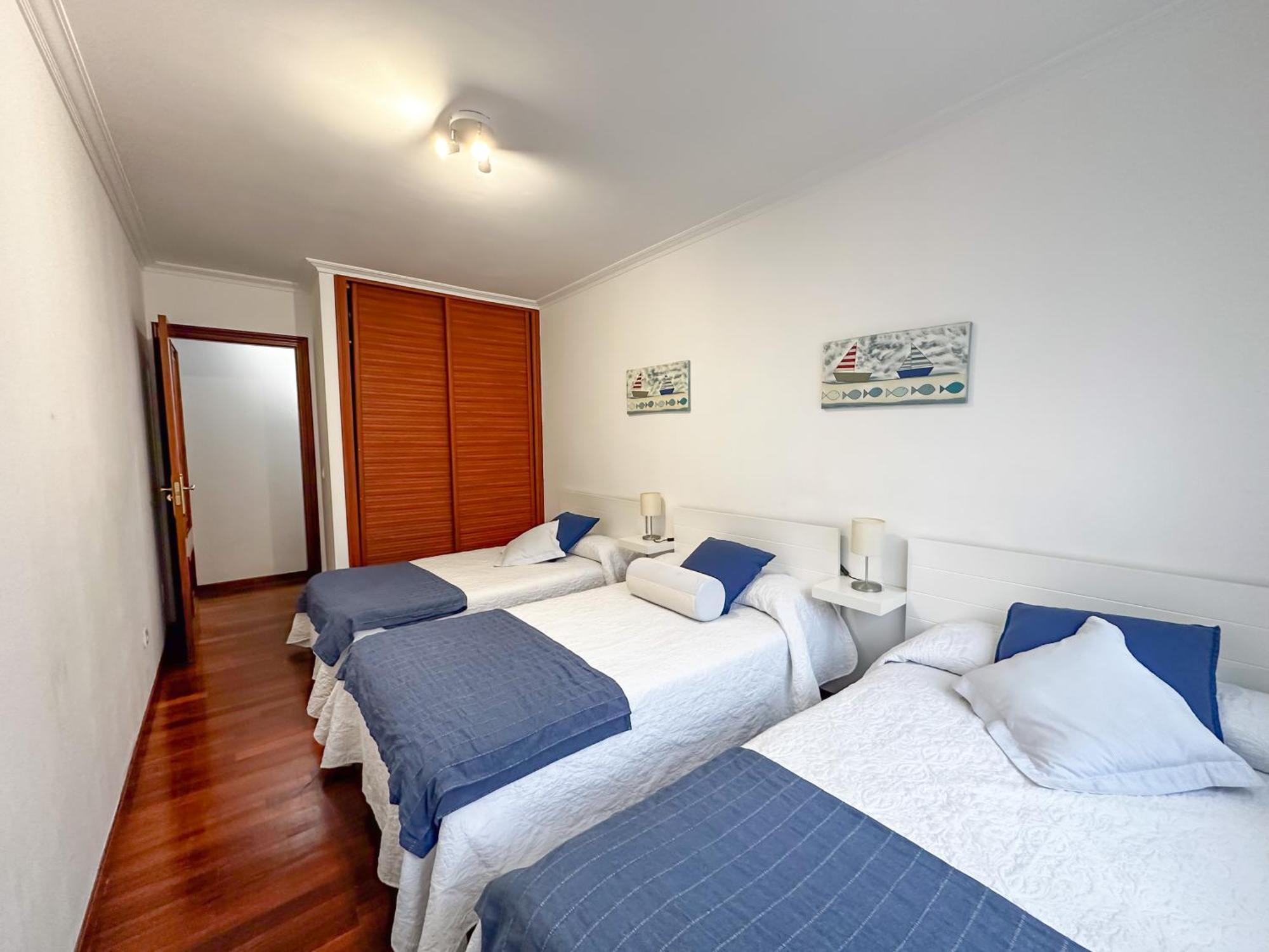 Apartamento Completo, Amplio, Muy Iluminado Y Con Plaza De Garaje Incluida. O Grove Luaran gambar